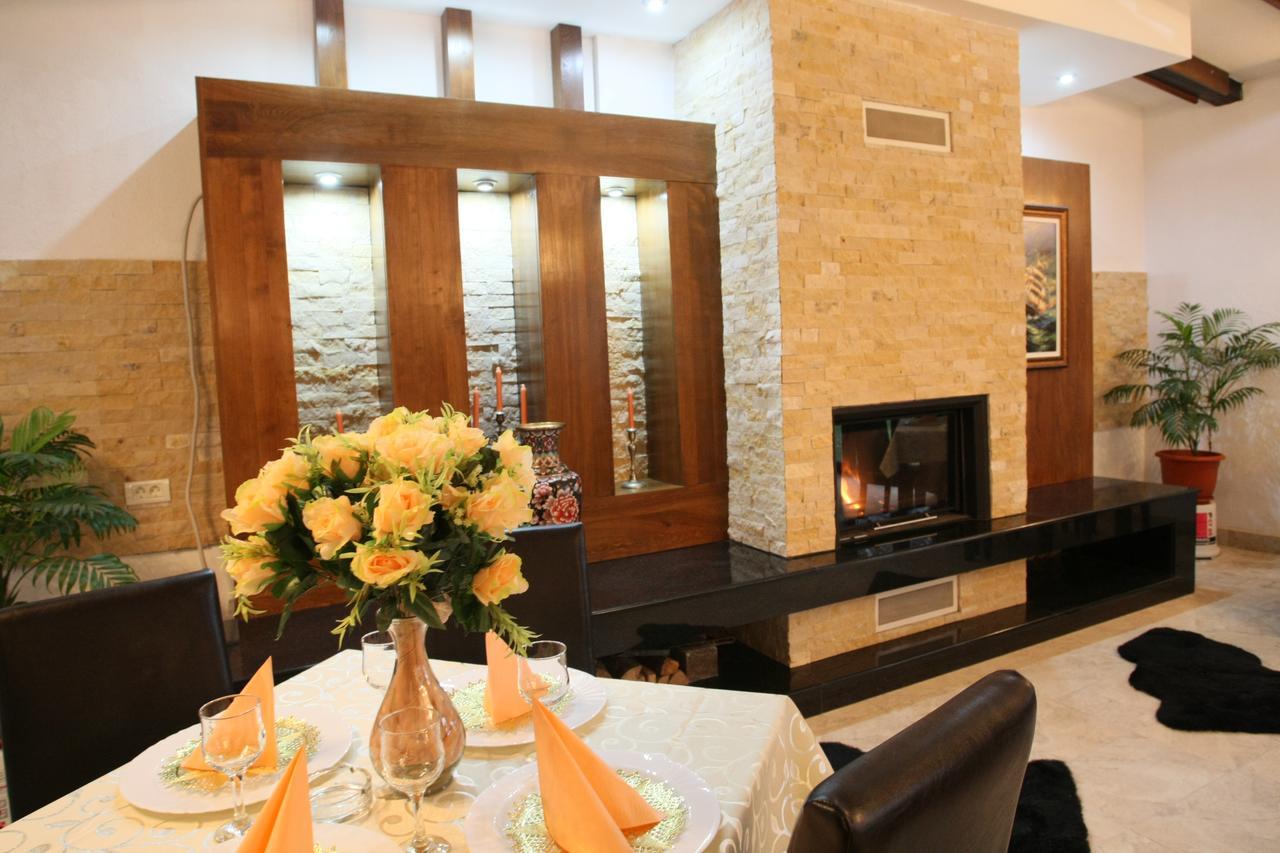 Hotel Roco Izvin ภายนอก รูปภาพ