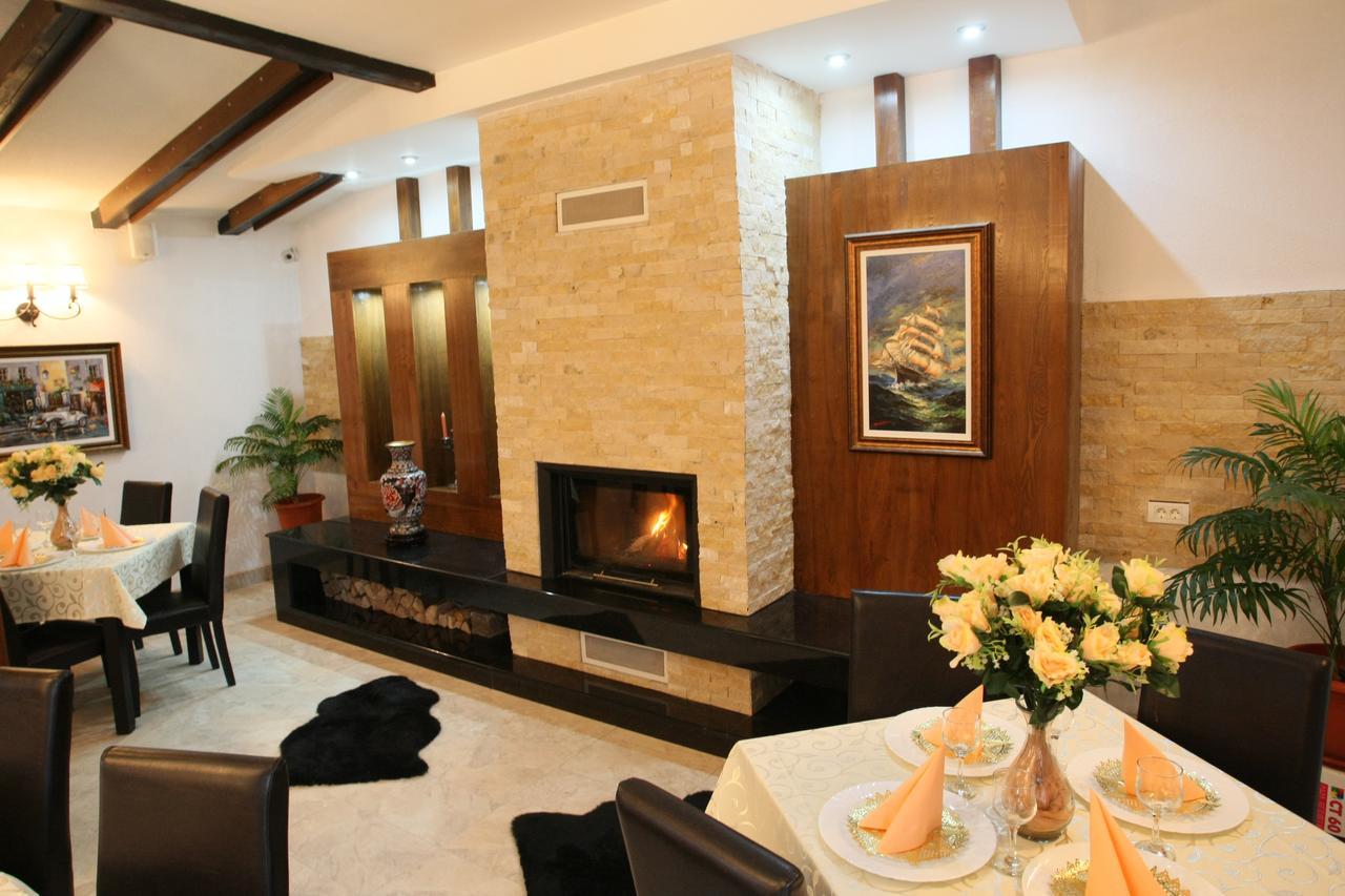 Hotel Roco Izvin ภายนอก รูปภาพ
