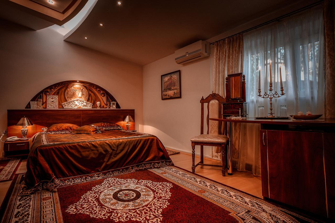 Hotel Roco Izvin ภายนอก รูปภาพ