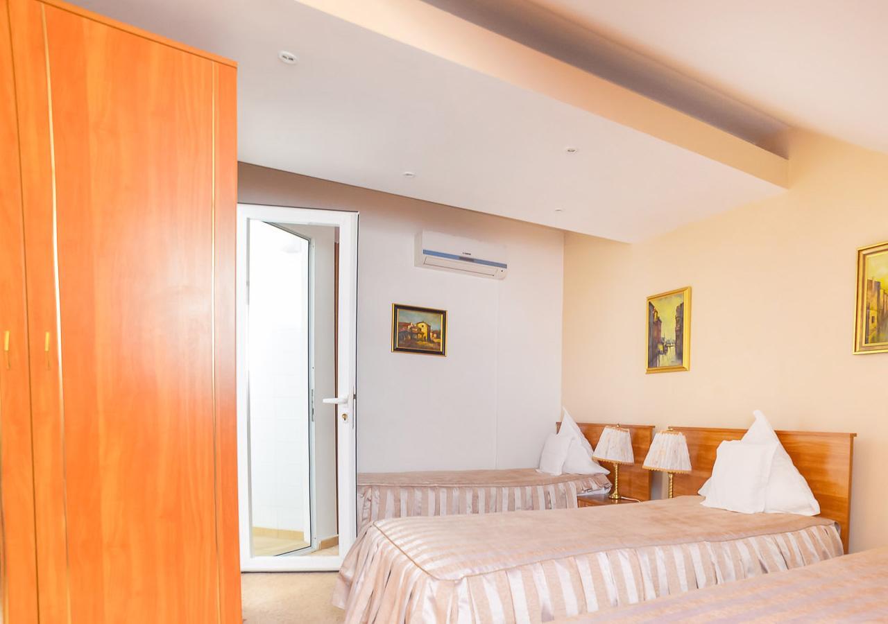 Hotel Roco Izvin ภายนอก รูปภาพ