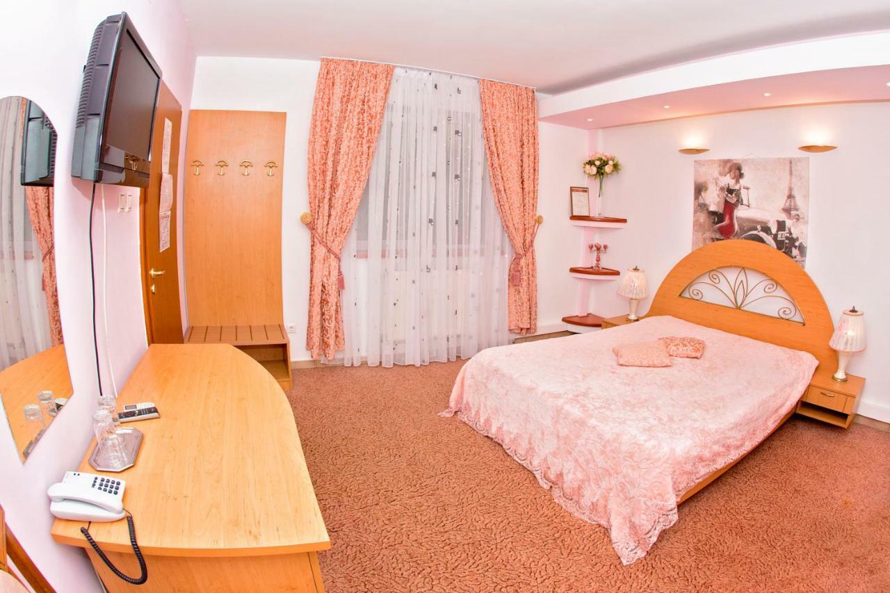Hotel Roco Izvin ภายนอก รูปภาพ