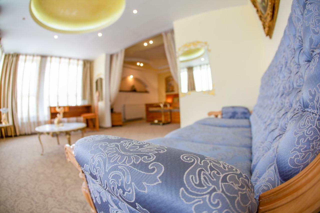 Hotel Roco Izvin ภายนอก รูปภาพ