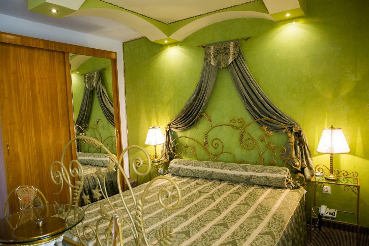 Hotel Roco Izvin ภายนอก รูปภาพ