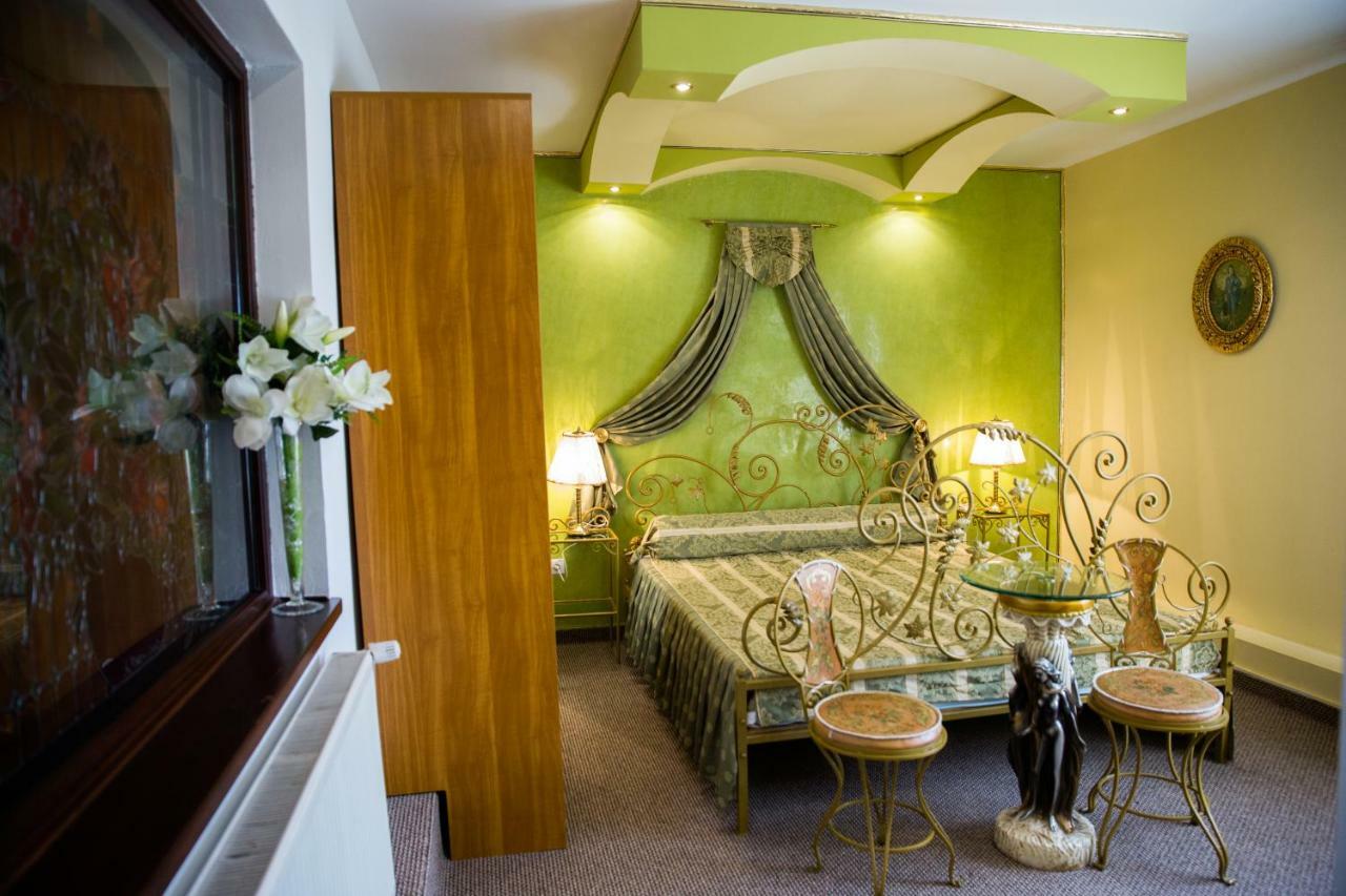Hotel Roco Izvin ภายนอก รูปภาพ