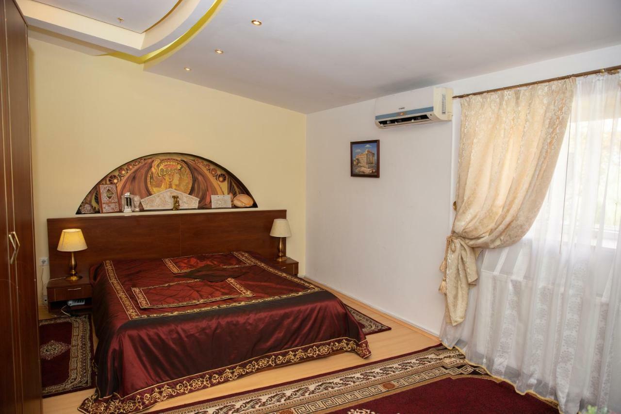 Hotel Roco Izvin ภายนอก รูปภาพ